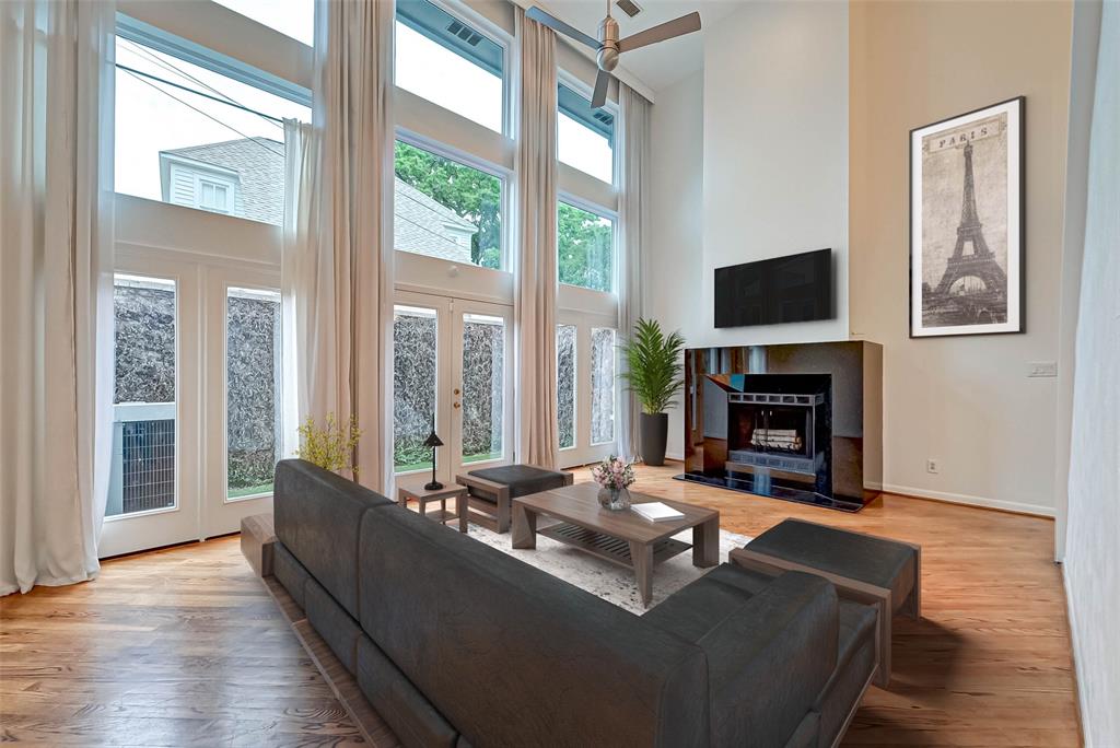 1551 Cortlandt Street