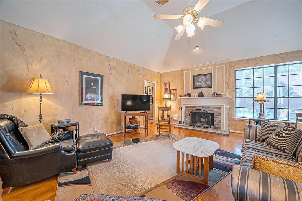 11231 Chestnut Woods Trail