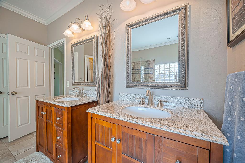 11231 Chestnut Woods Trail