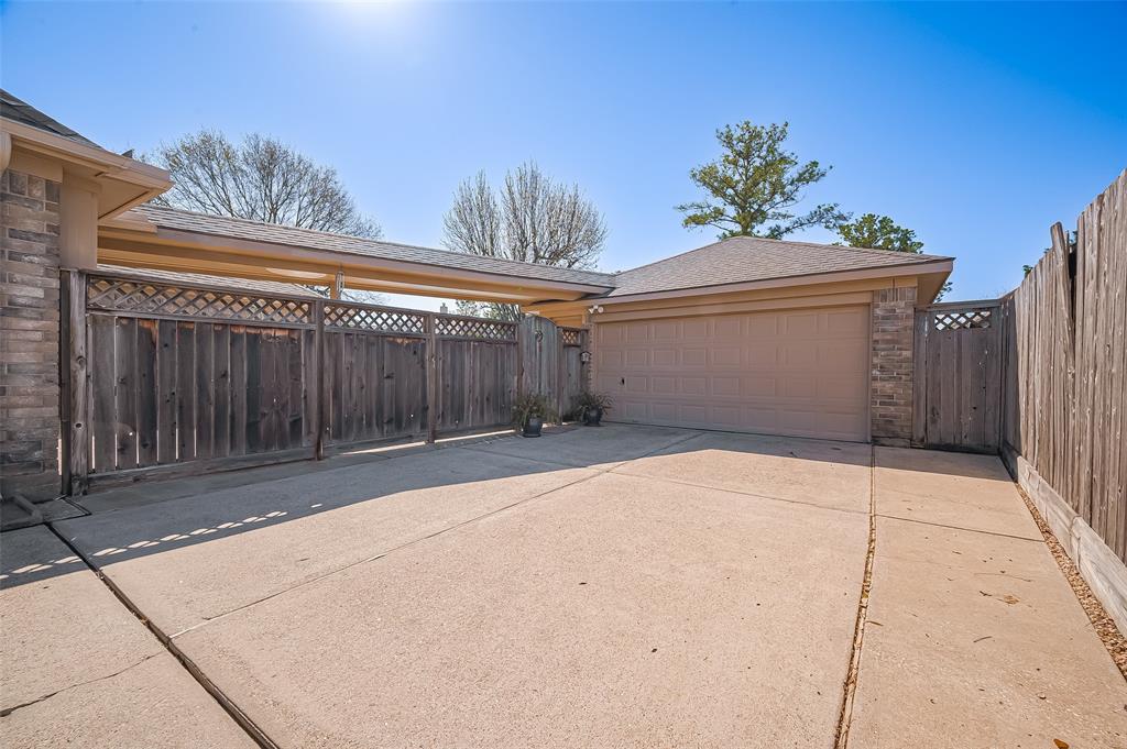 11231 Chestnut Woods Trail