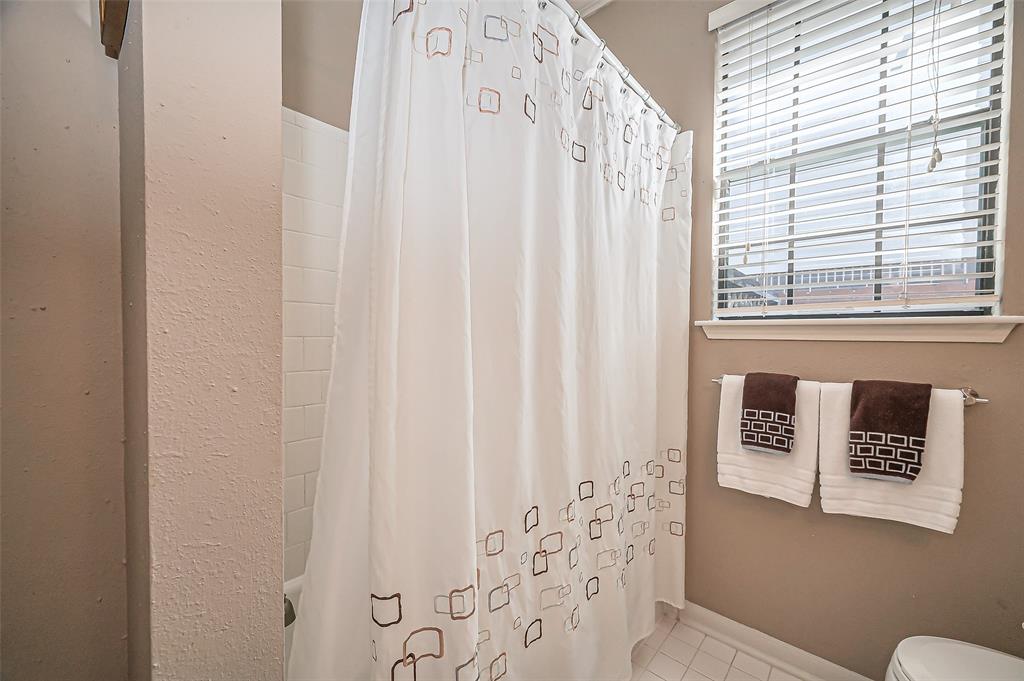 11231 Chestnut Woods Trail