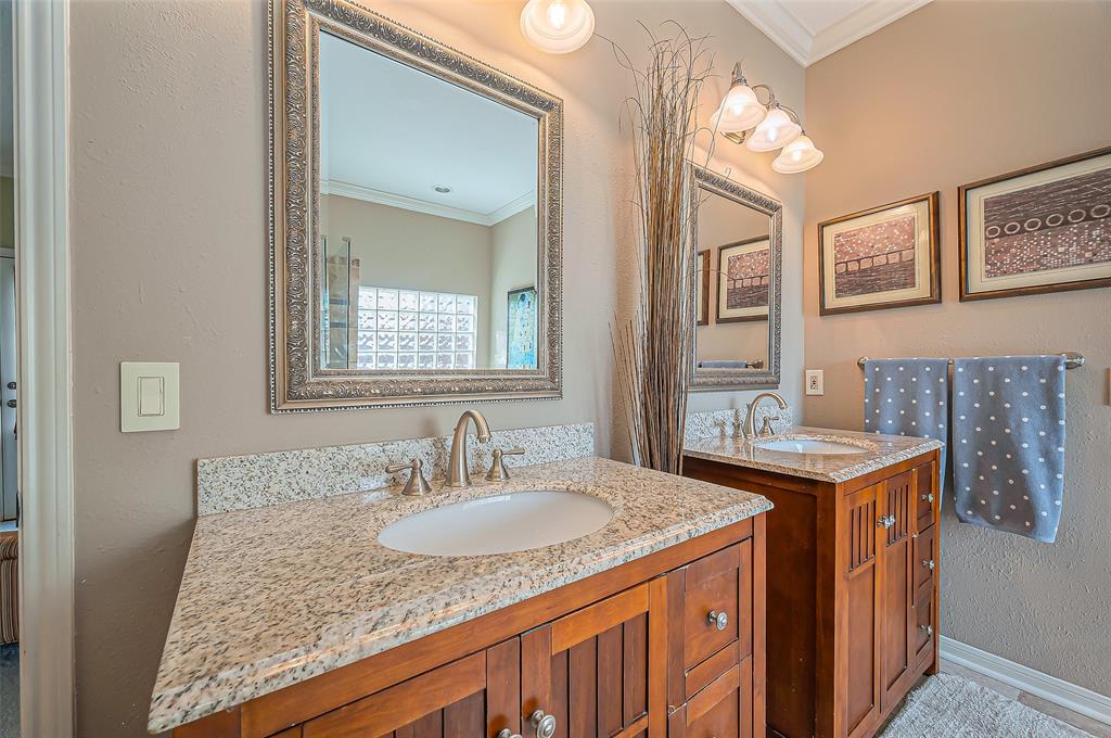 11231 Chestnut Woods Trail