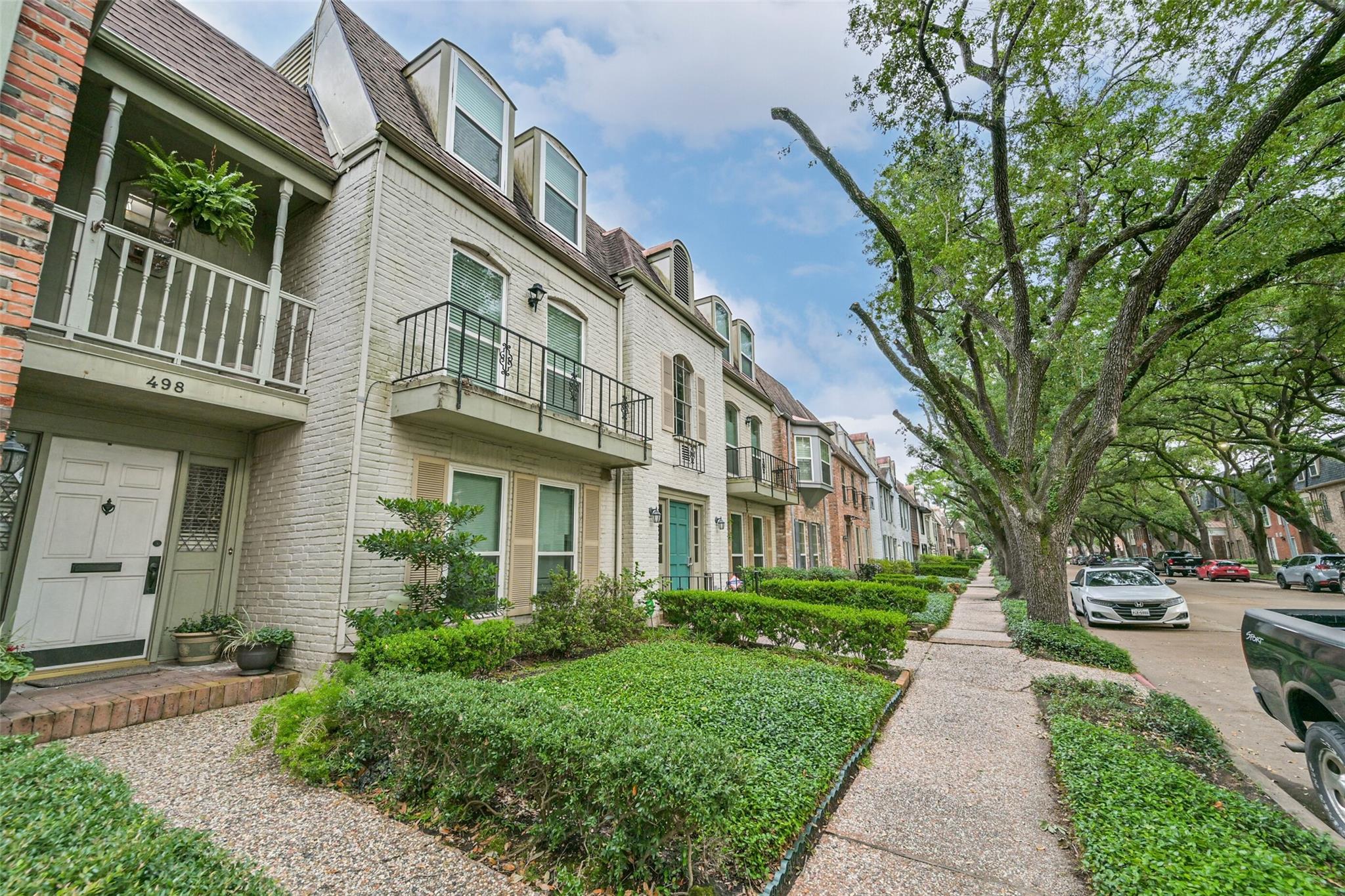 496 N Post Oak Lane # 496