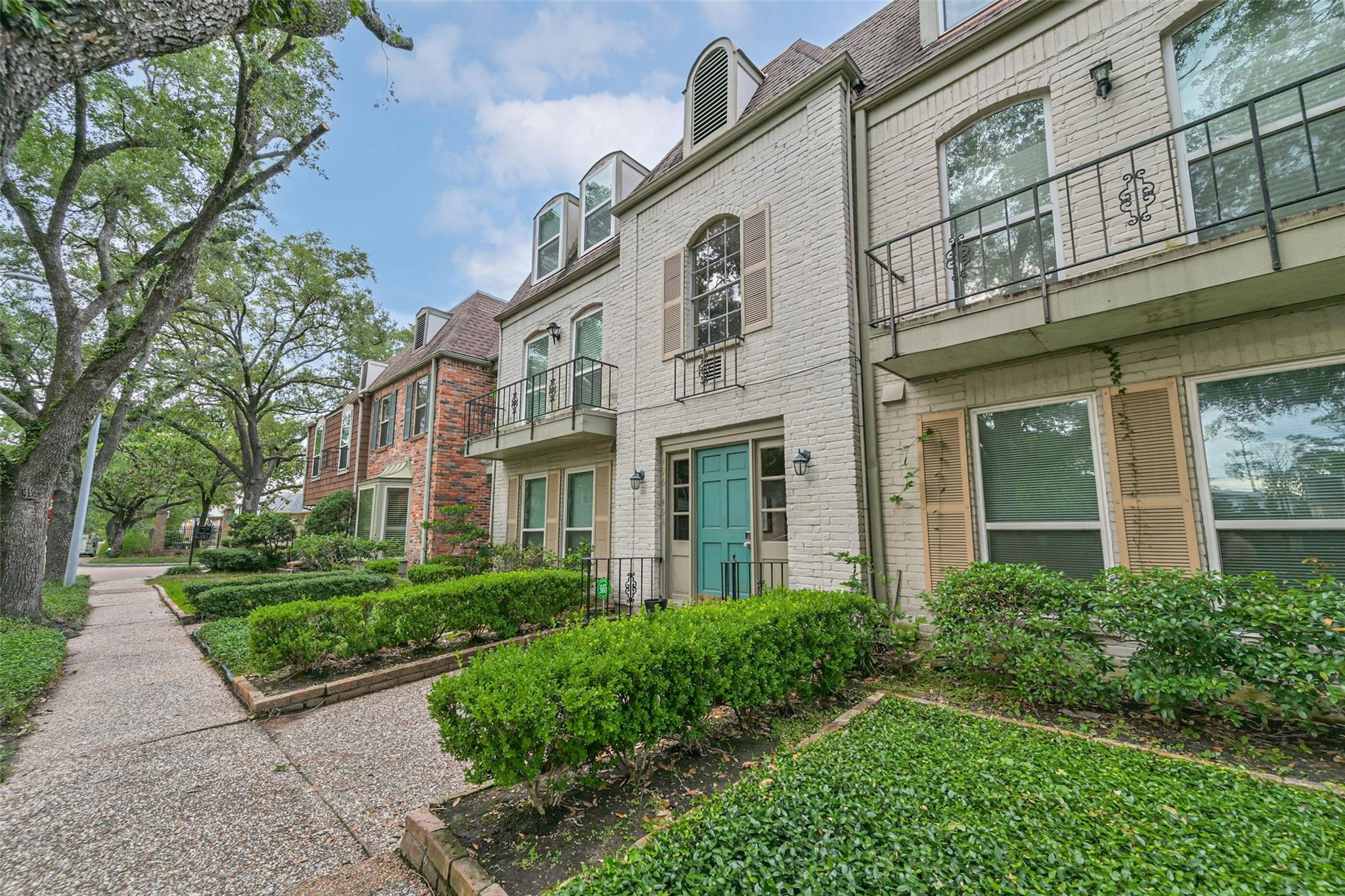 496 N Post Oak Lane # 496
