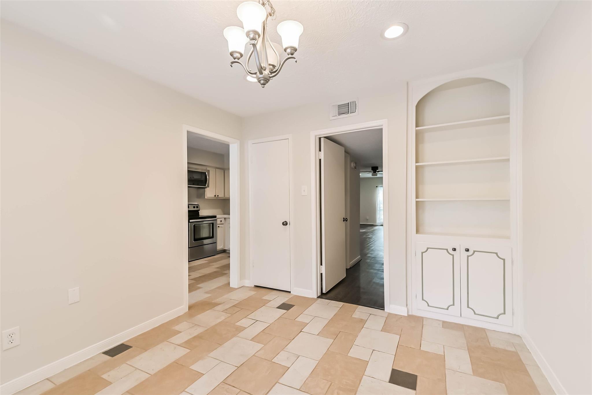 496 N Post Oak Lane # 496