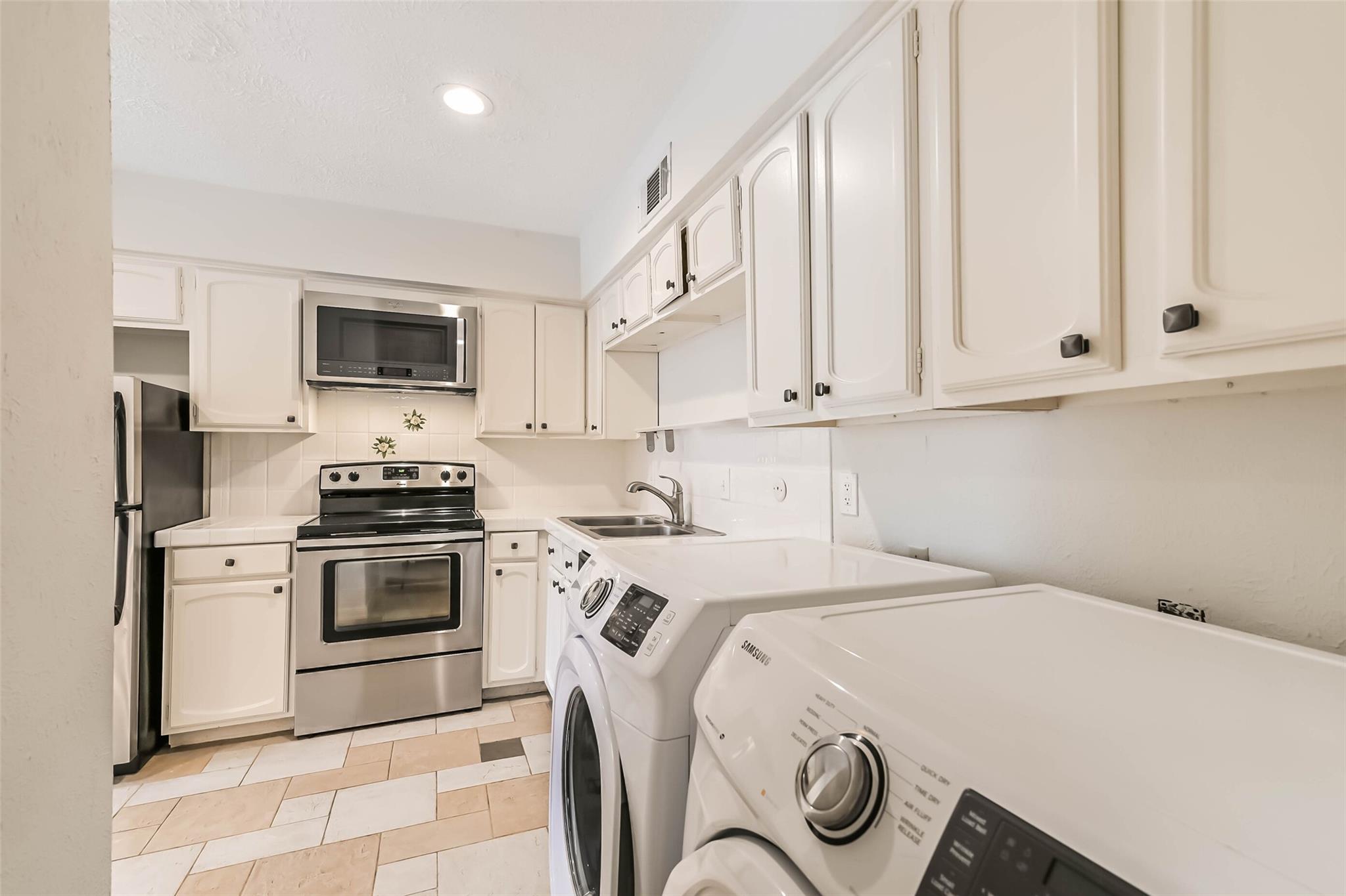 496 N Post Oak Lane # 496