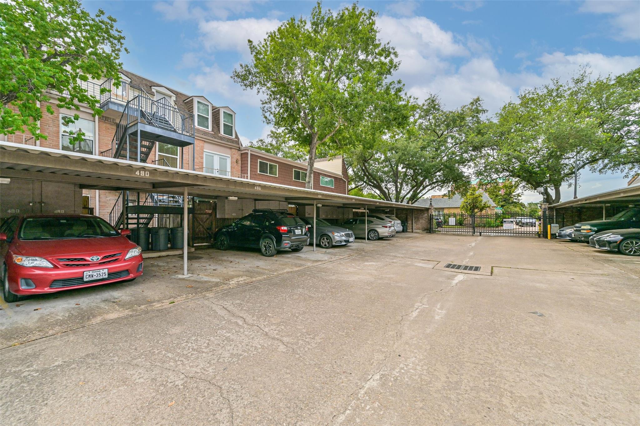 496 N Post Oak Lane # 496