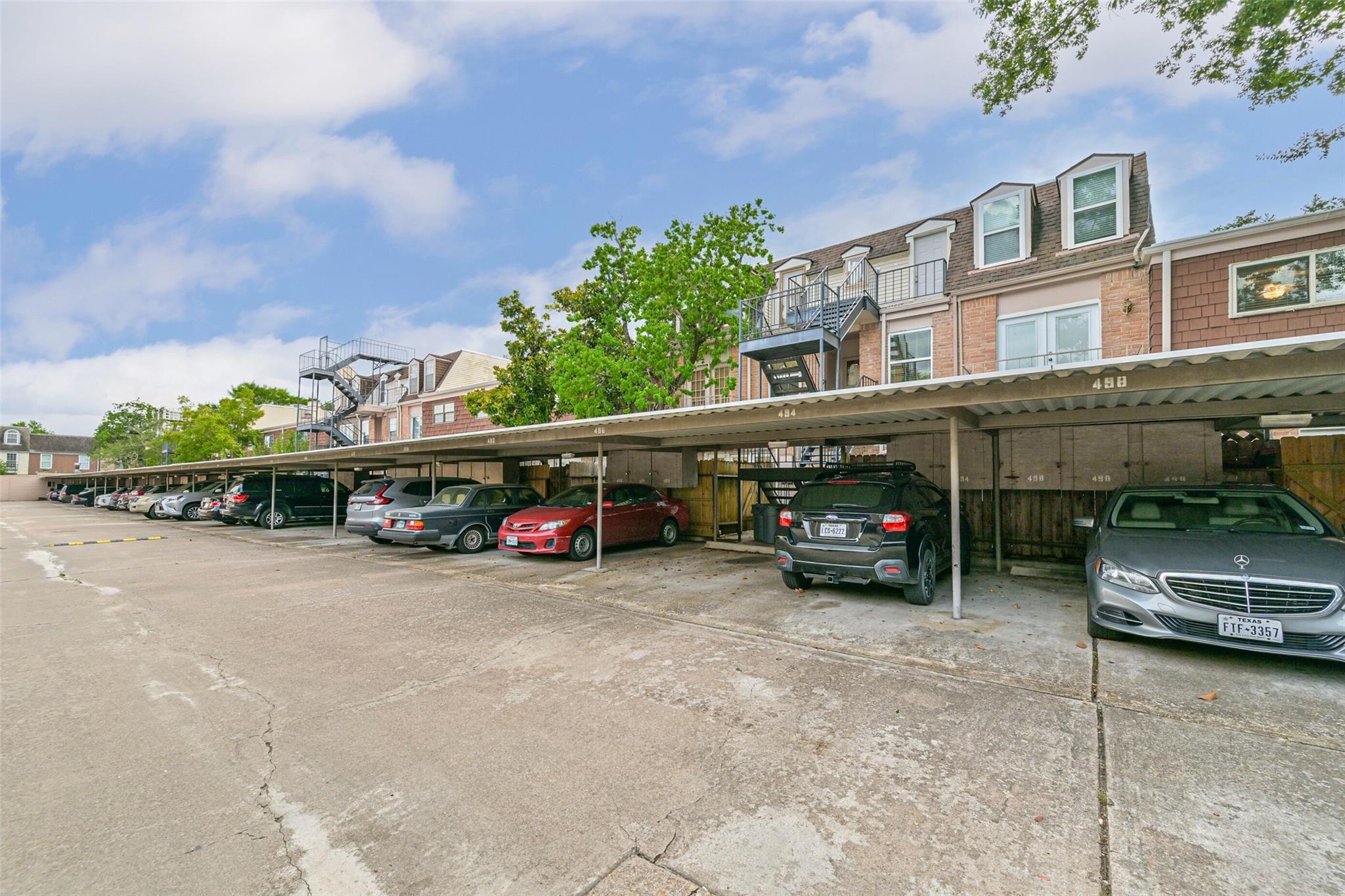 496 N Post Oak Lane # 496
