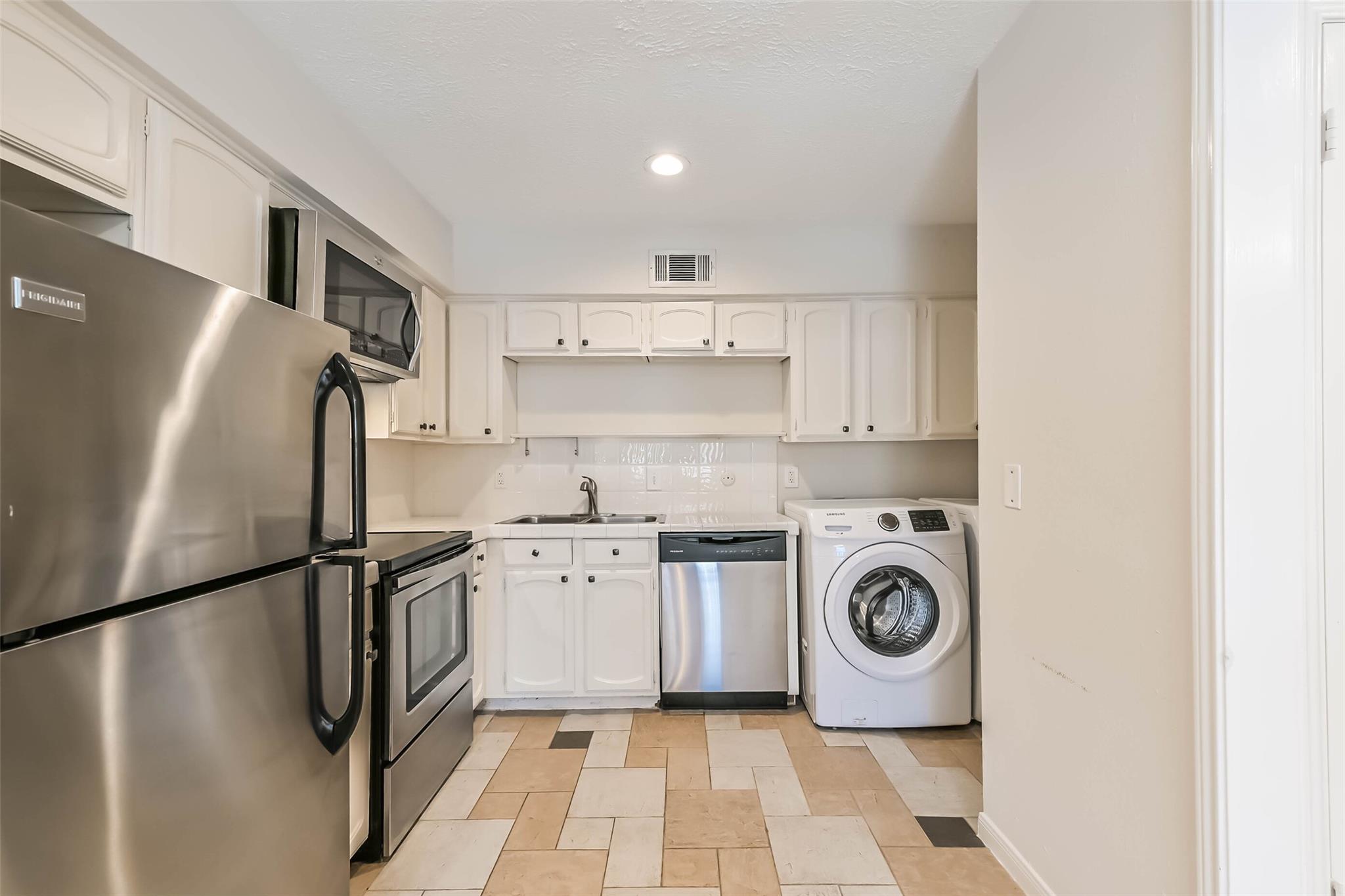 496 N Post Oak Lane # 496