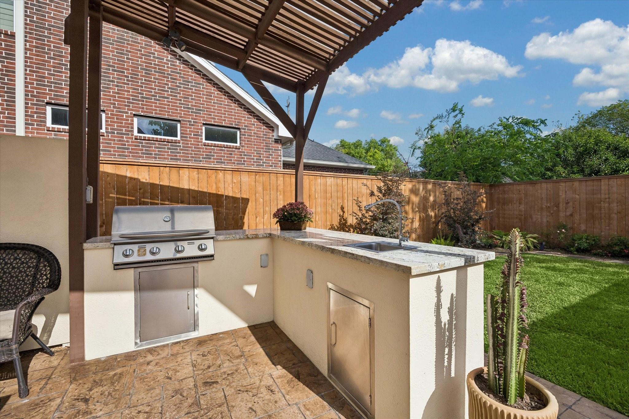 4209 Sunset Boulevard