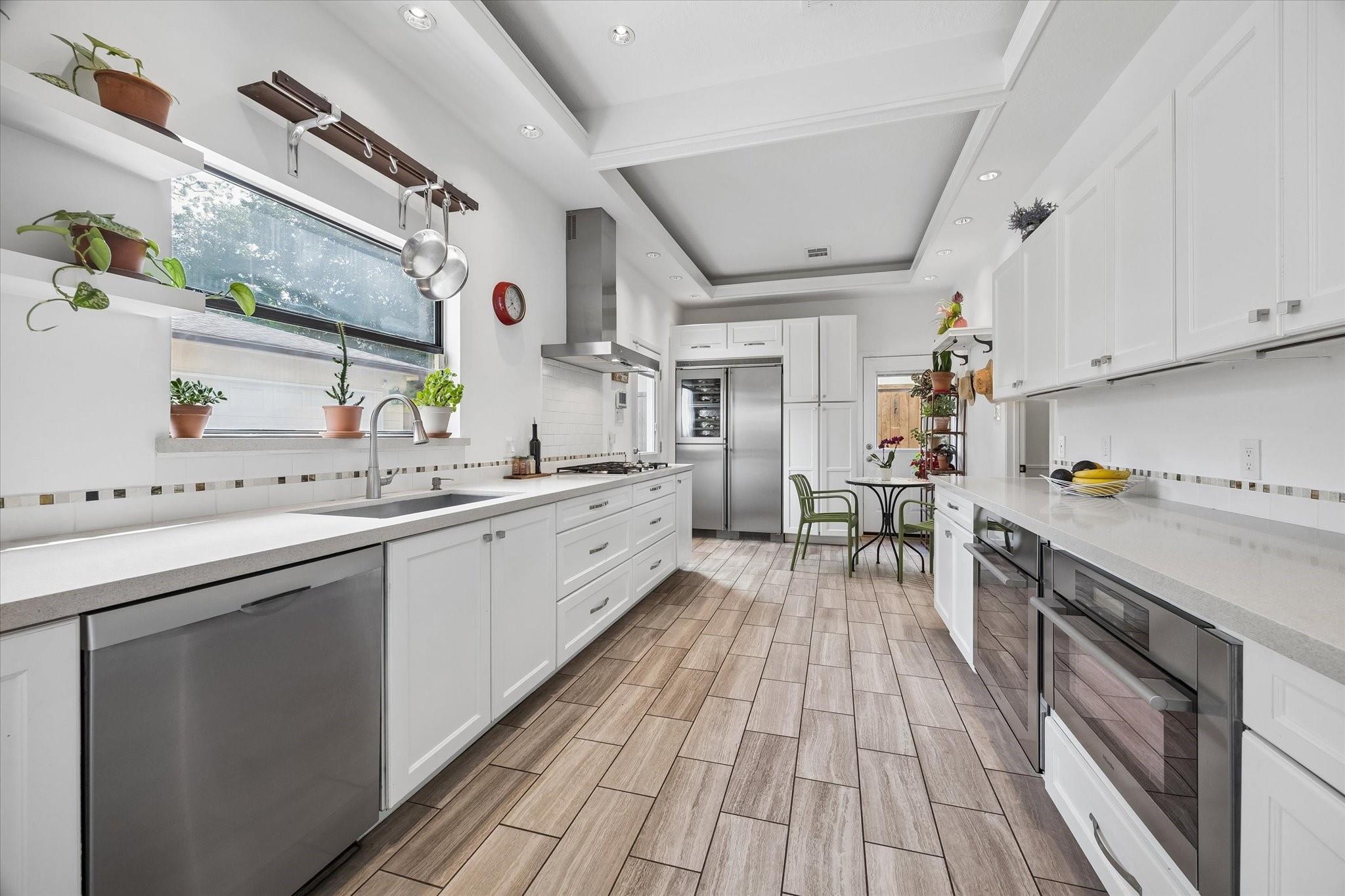 4209 Sunset Boulevard