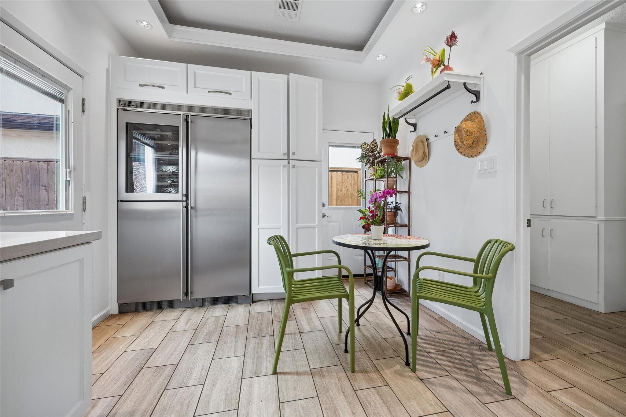 4209 Sunset Boulevard