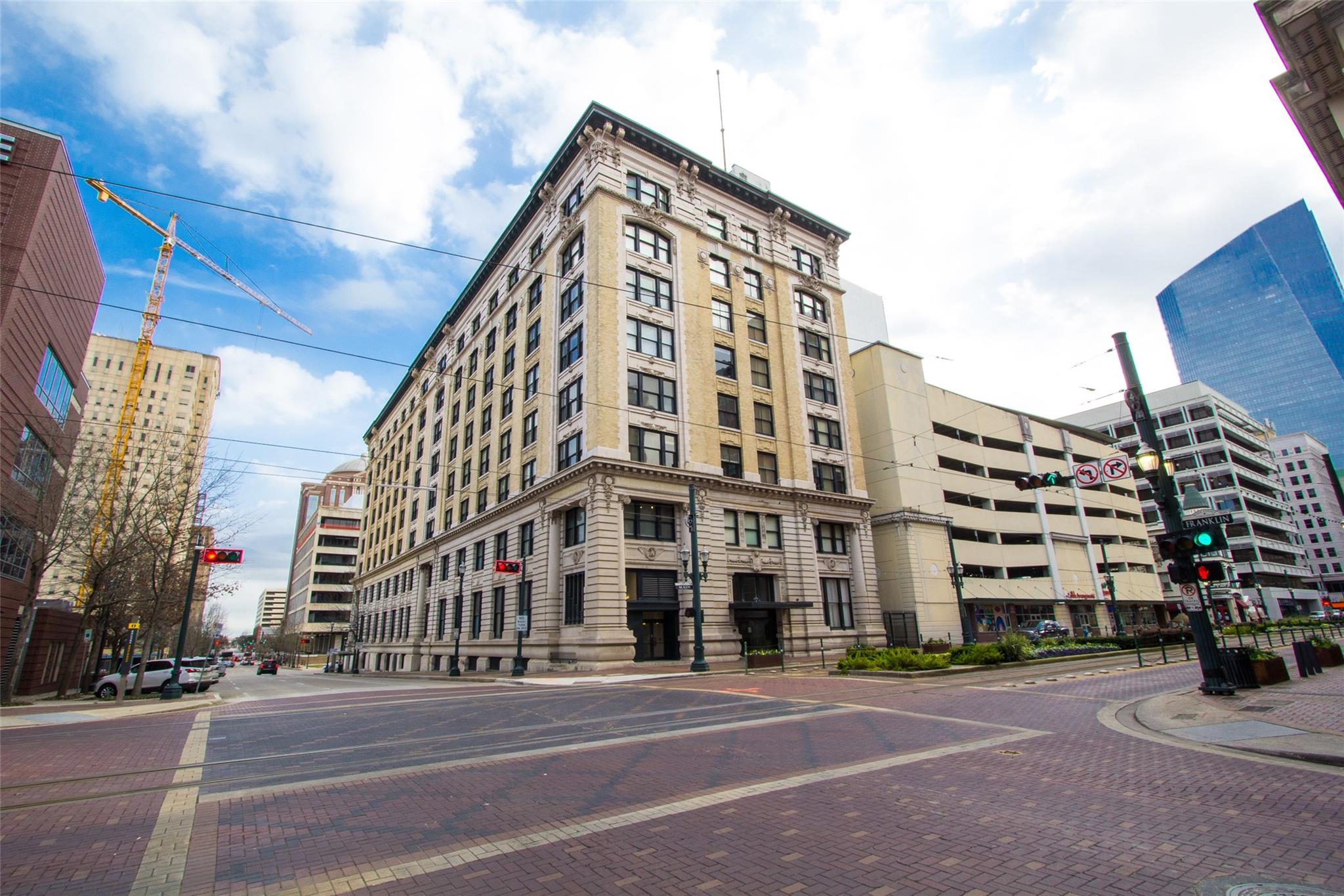 201 Main Street # 4F