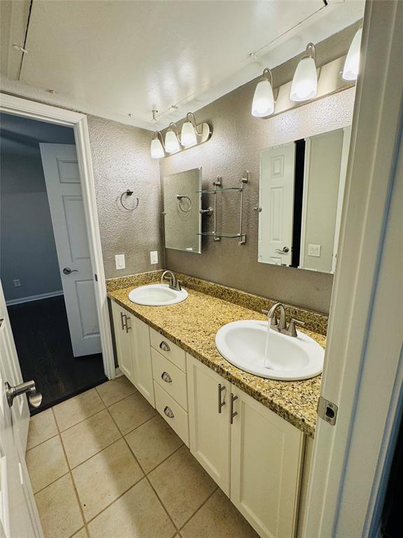 1880 White Oak Drive # 117