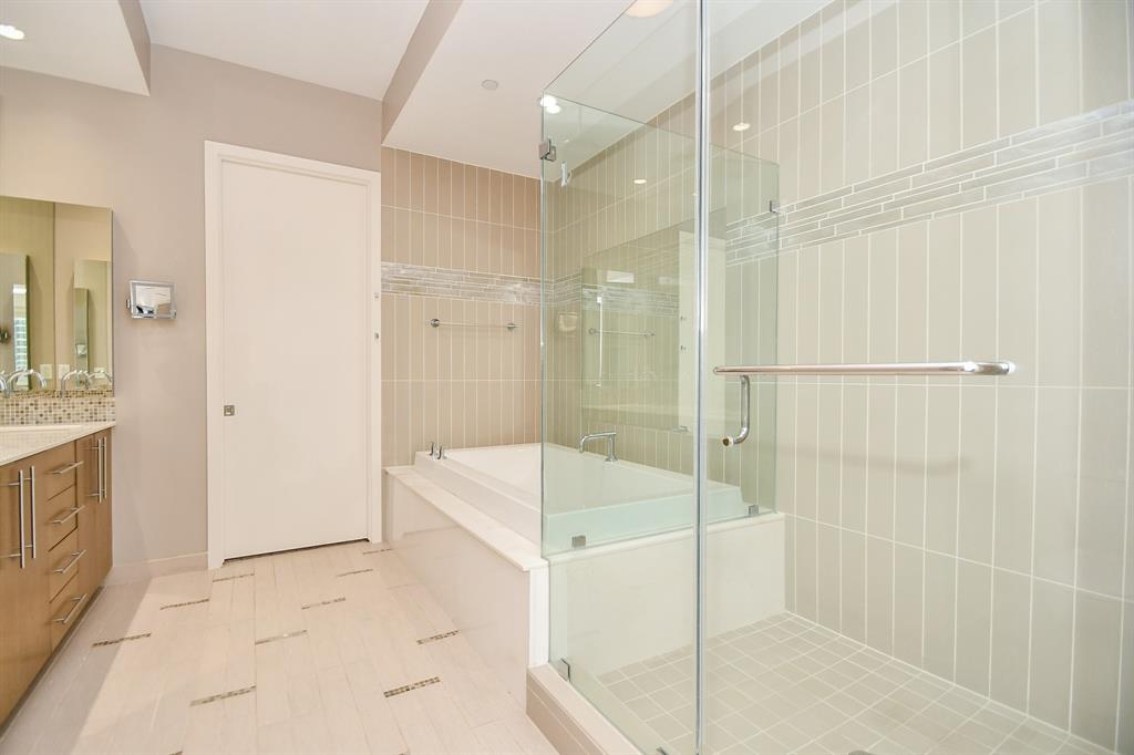 1600 Post Oak Boulevard # 1307