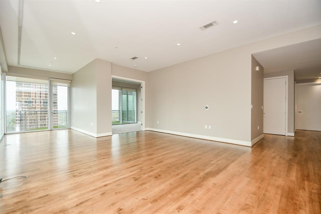 1600 Post Oak Boulevard # 1307