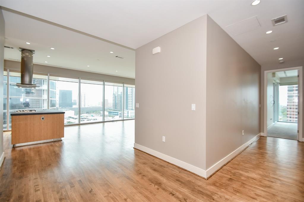 1600 Post Oak Boulevard # 1307