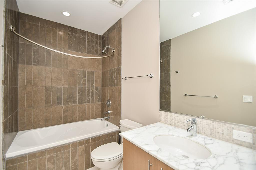 1600 Post Oak Boulevard # 1307