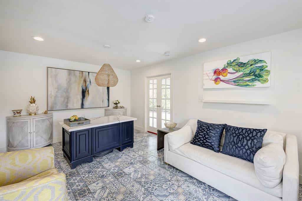 10823 Wickersham Lane