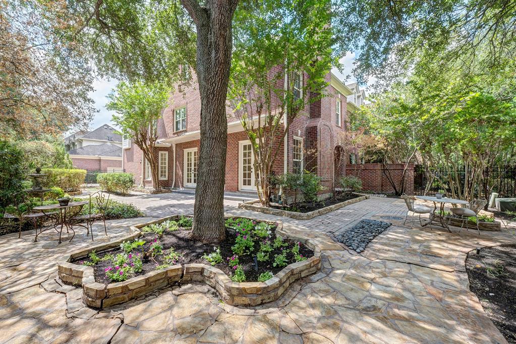 3211 Bellefontaine Street