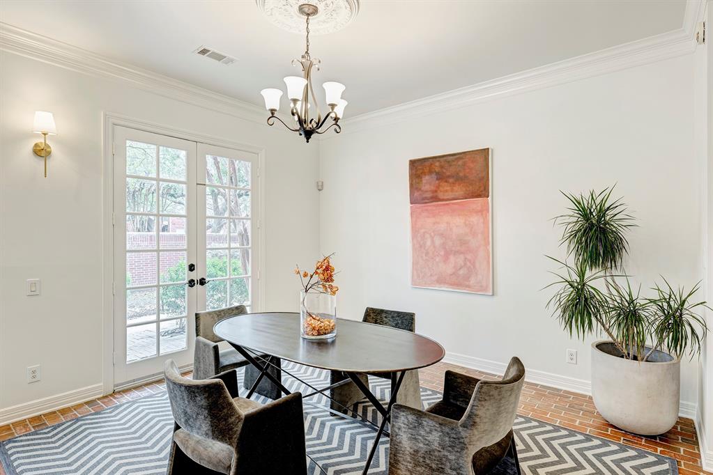 3211 Bellefontaine Street