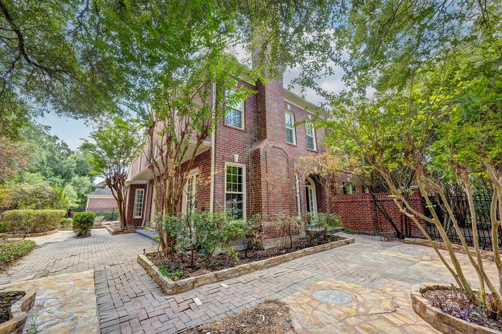 3211 Bellefontaine Street