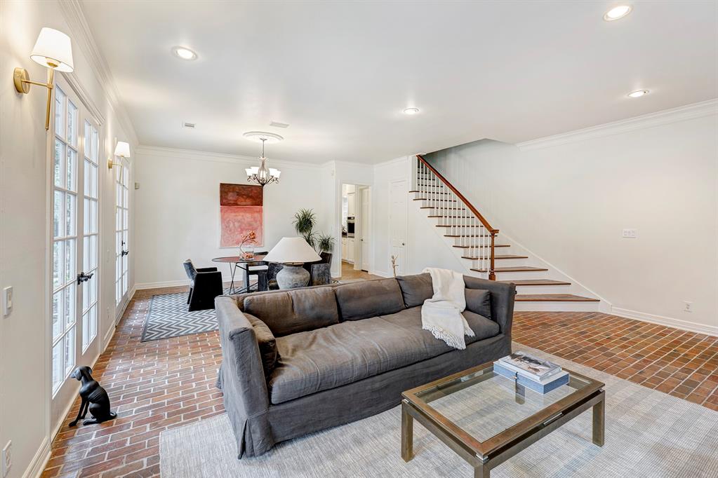 3211 Bellefontaine Street