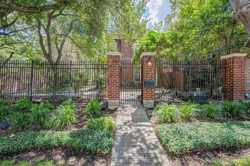 3211 Bellefontaine Street