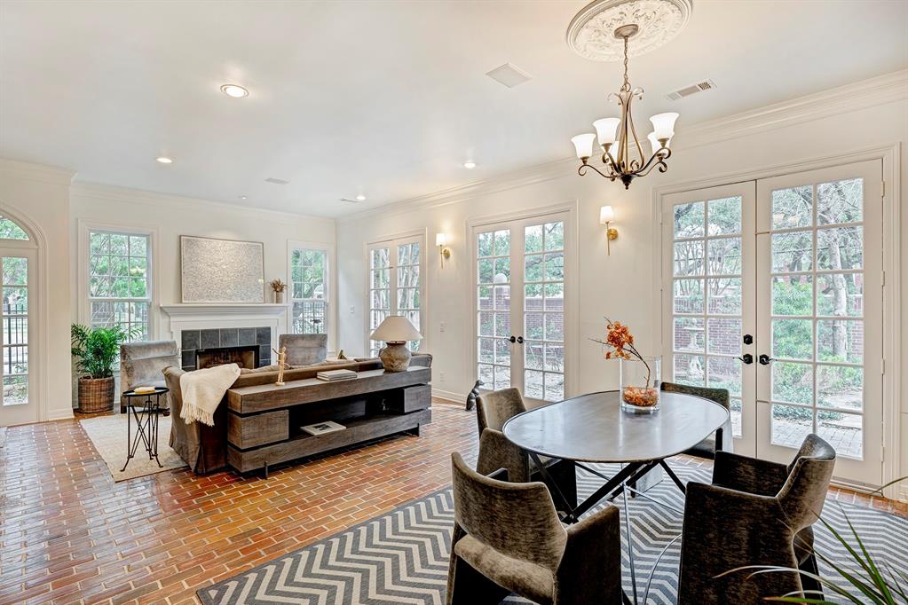 3211 Bellefontaine Street