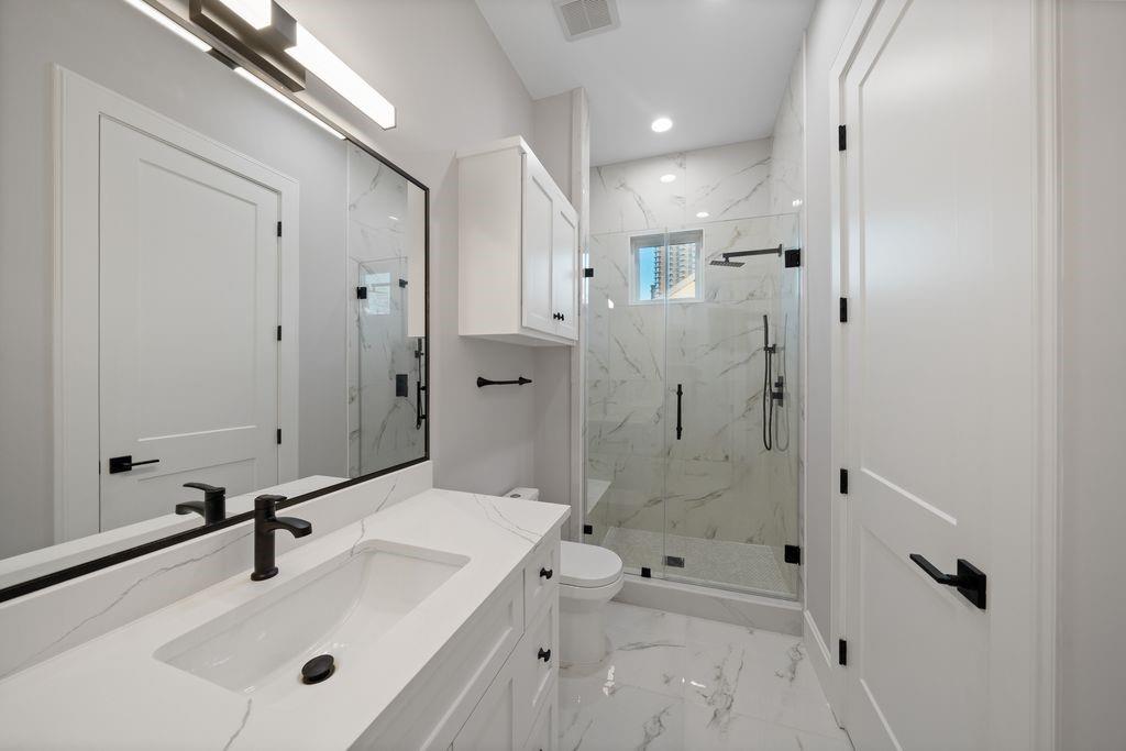 2046 Macarthur Street