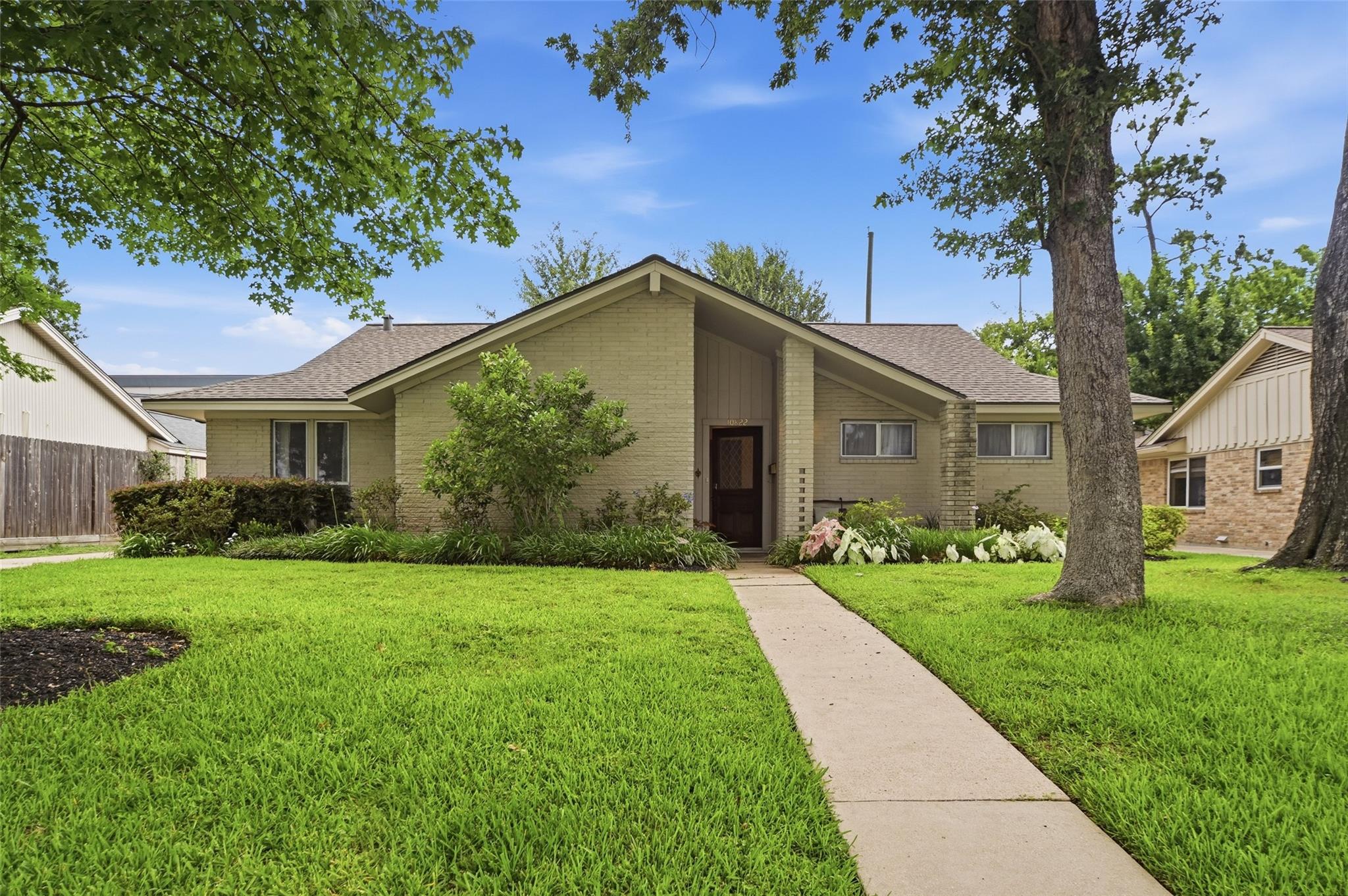 10822 Lasso Lane