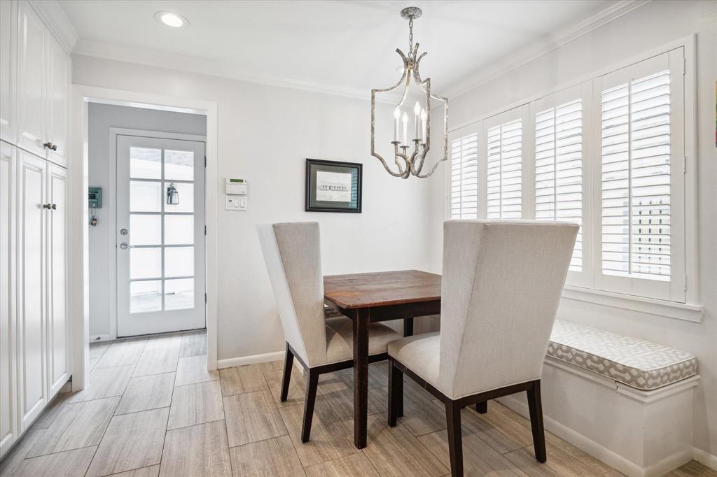 6147 Burgoyne Road