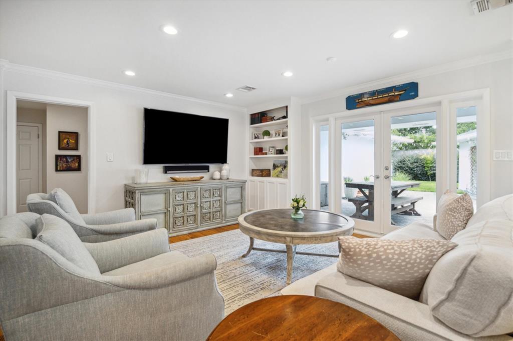 6147 Burgoyne Road