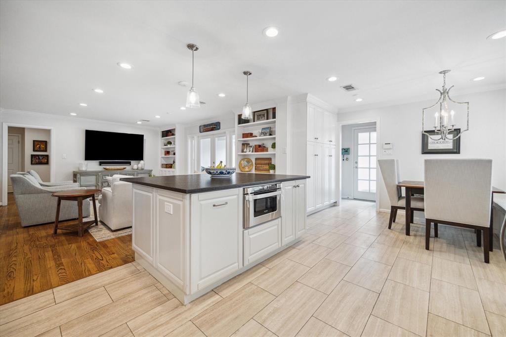 6147 Burgoyne Road