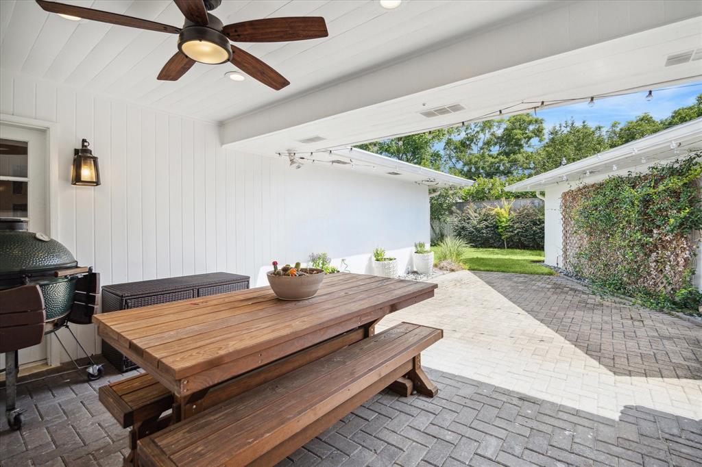 6147 Burgoyne Road