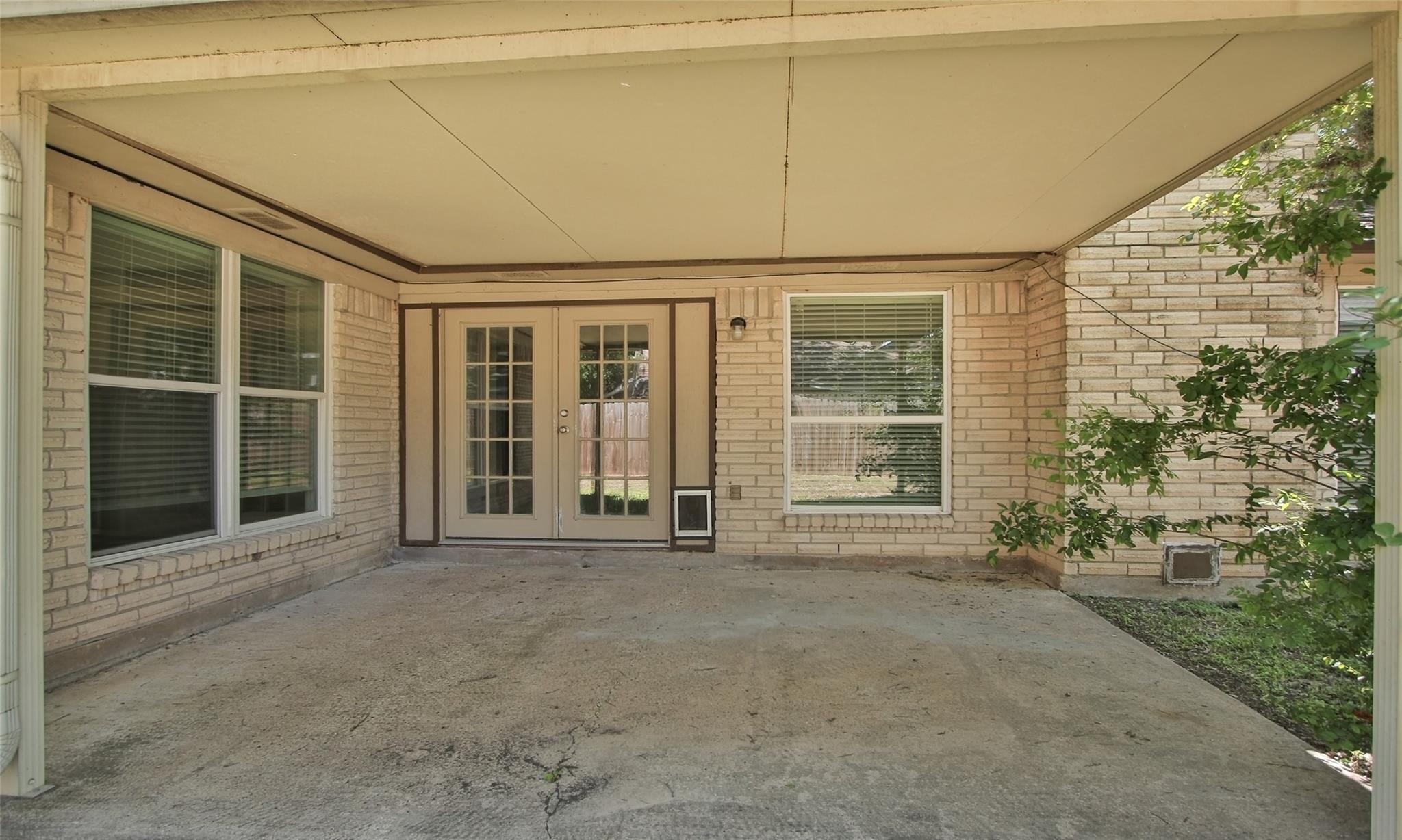 833 Lakeview Drive