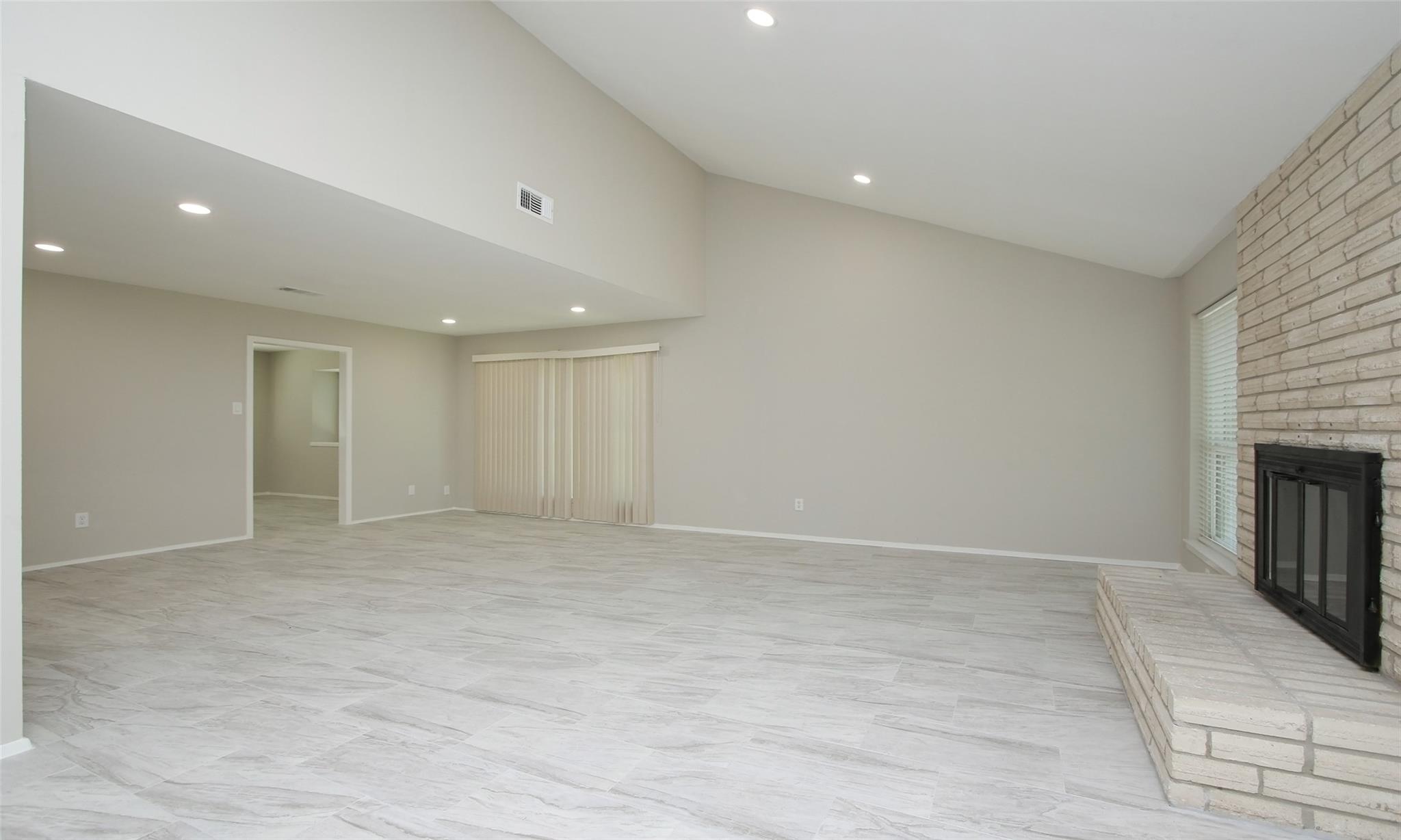 833 Lakeview Drive