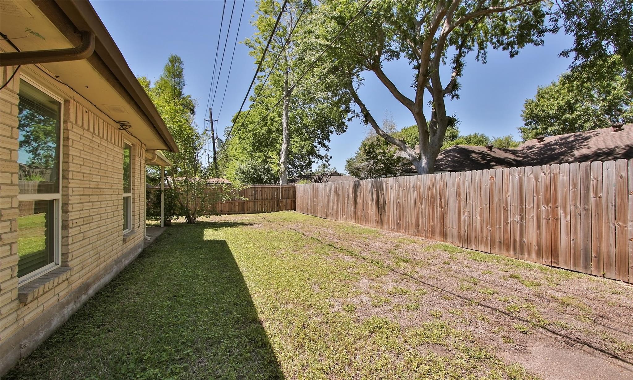 833 Lakeview Drive