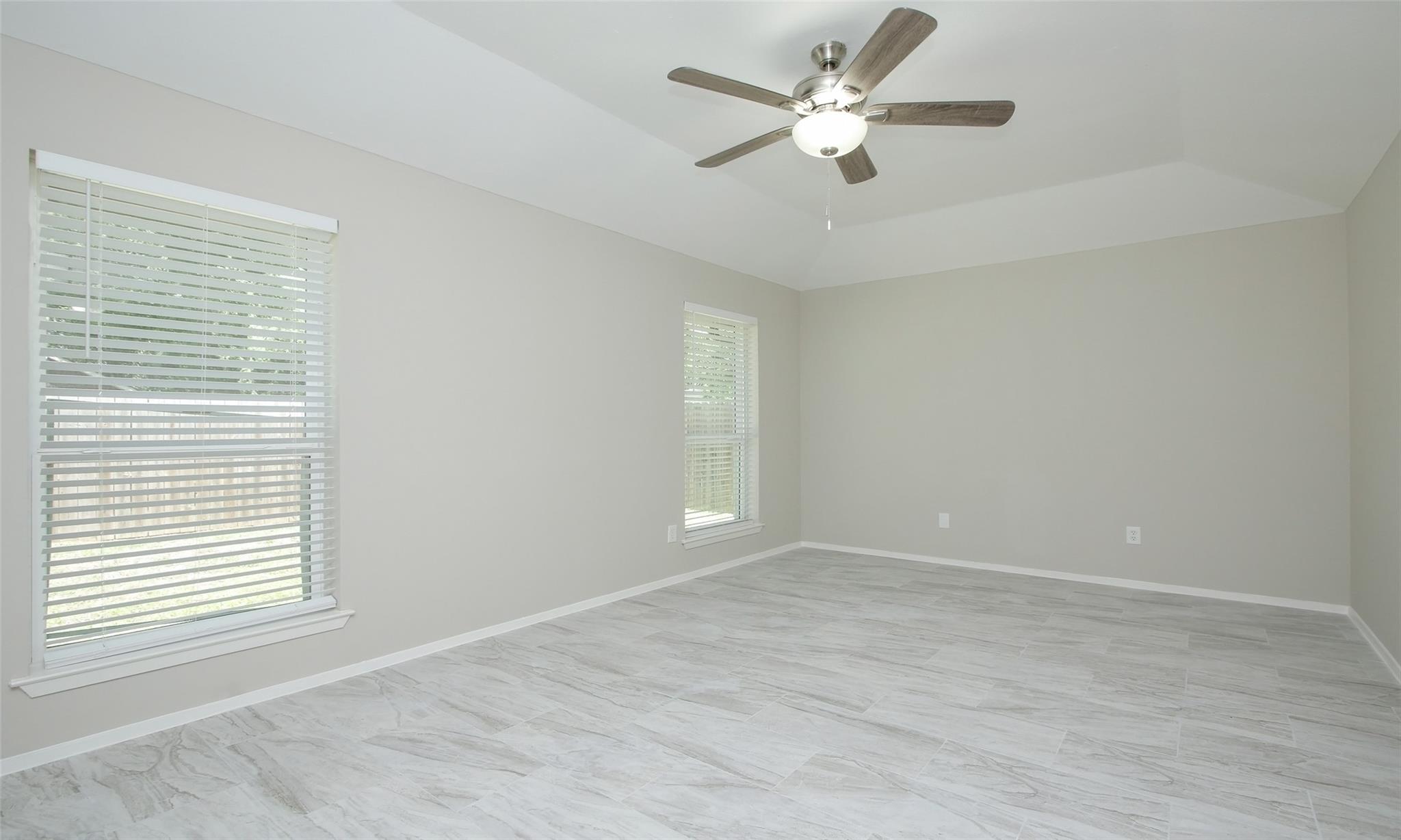 833 Lakeview Drive