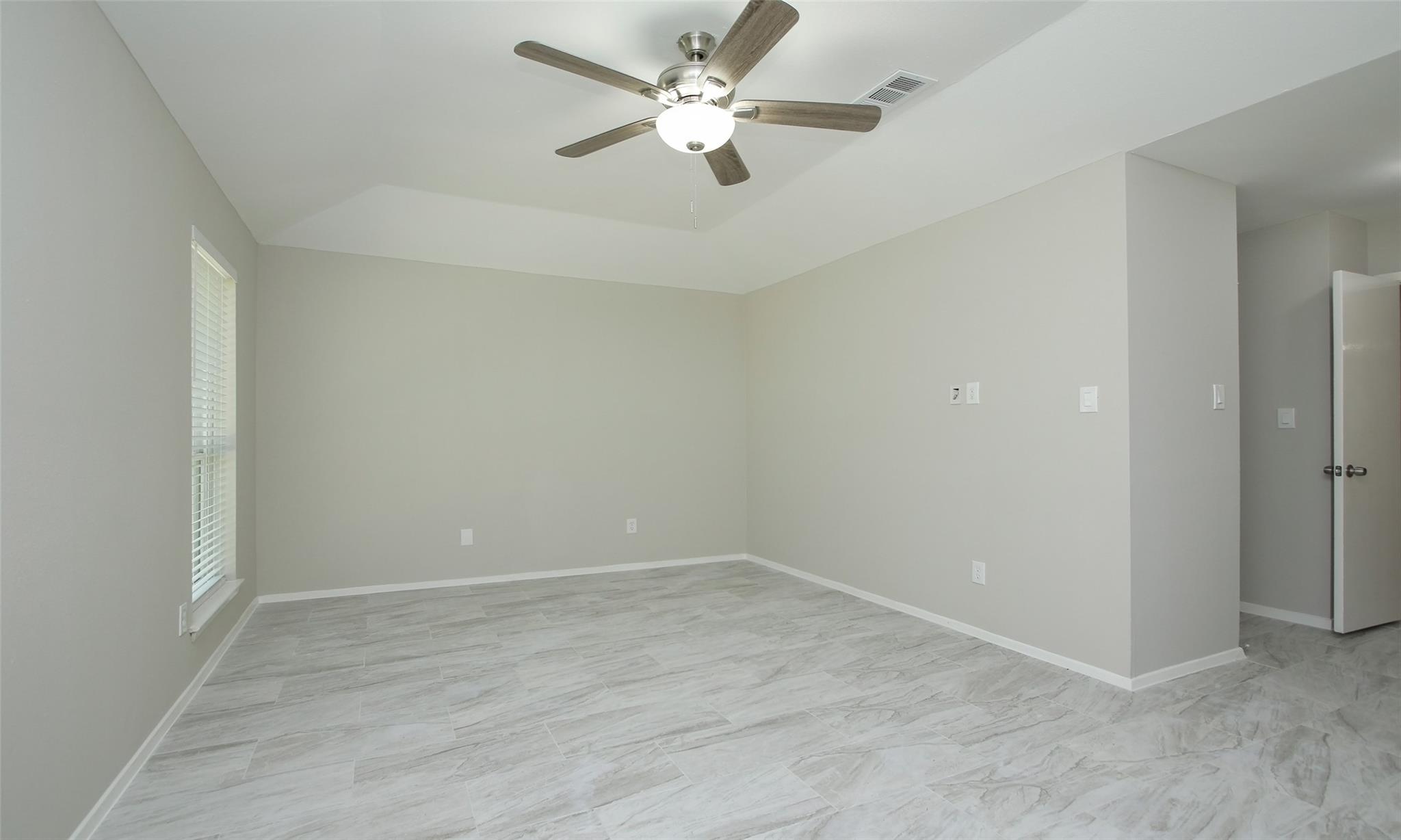 833 Lakeview Drive