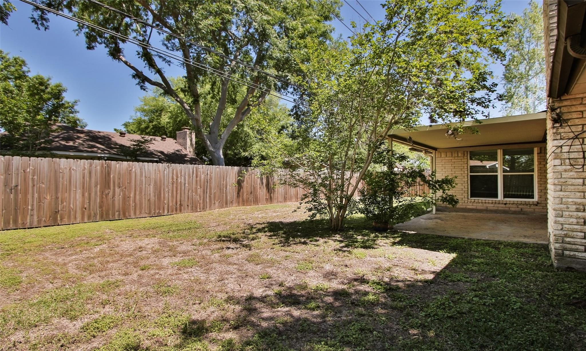 833 Lakeview Drive
