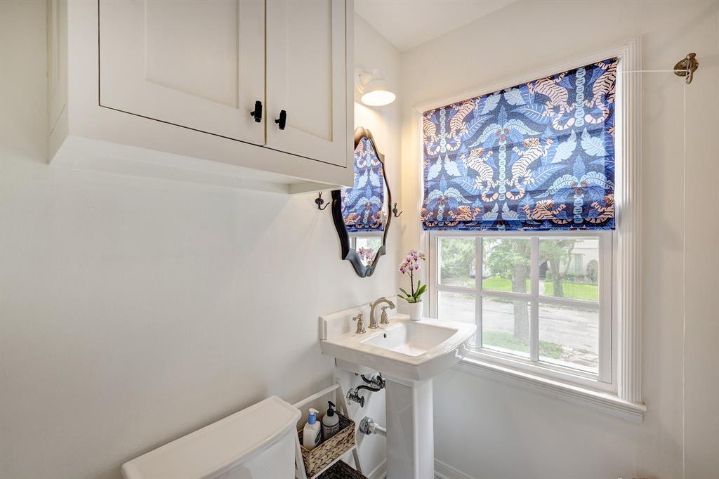 2250 Goldsmith Street