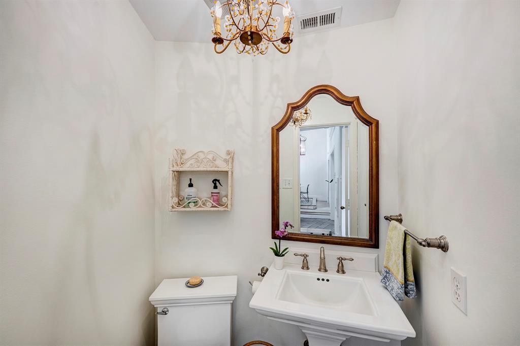 2250 Goldsmith Street