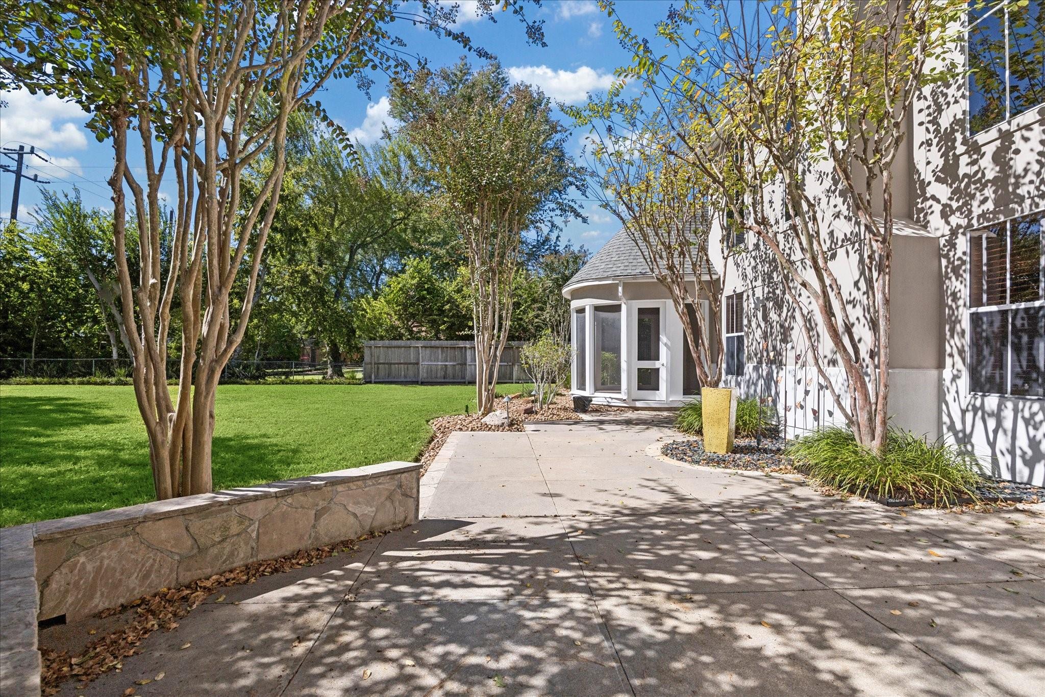 4537 Live Oak Street