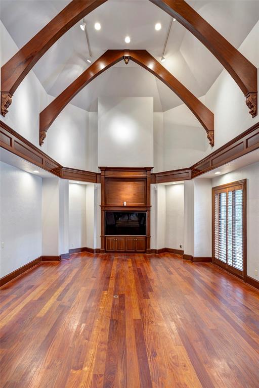 4 Crestwood Drive