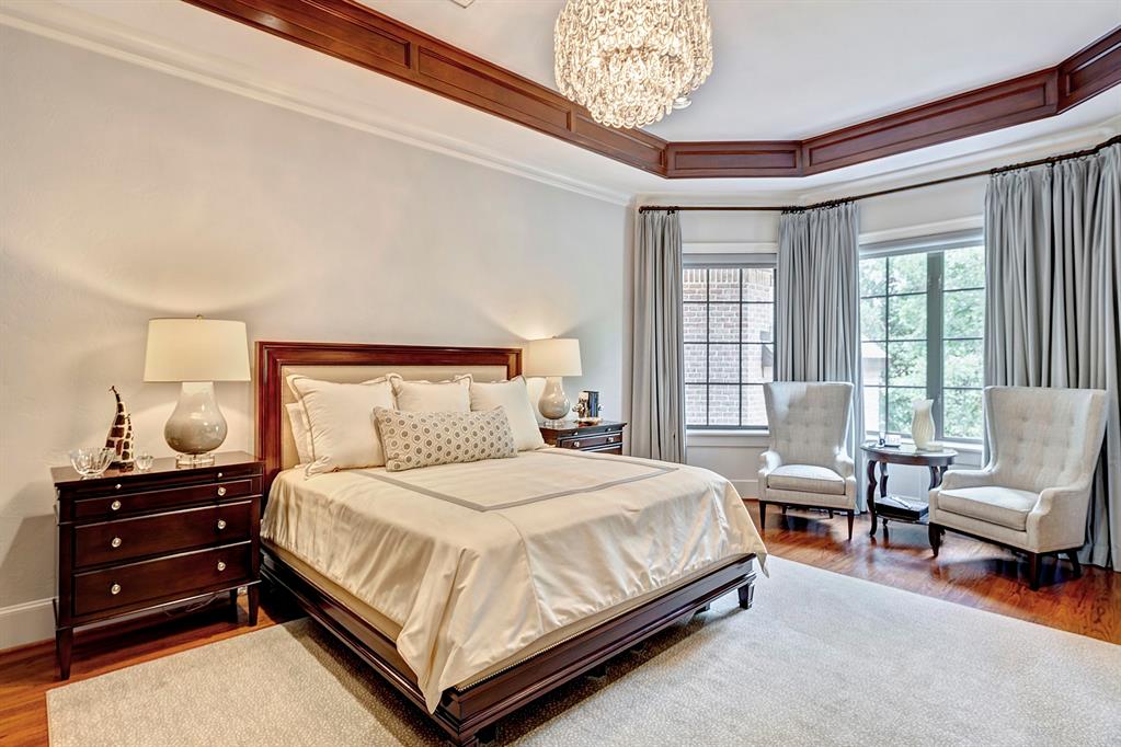 4 Crestwood Drive