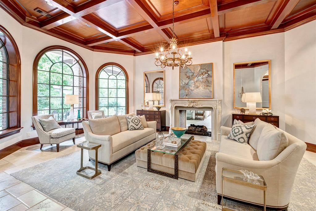 4 Crestwood Drive