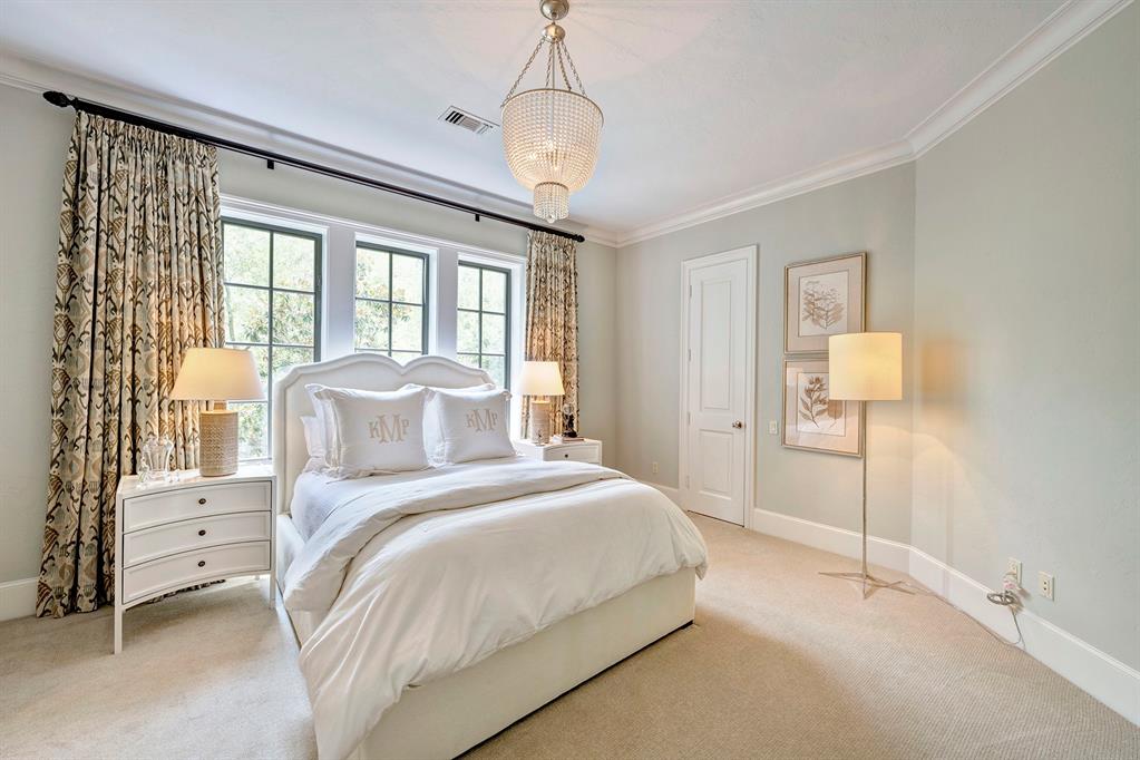 4 Crestwood Drive
