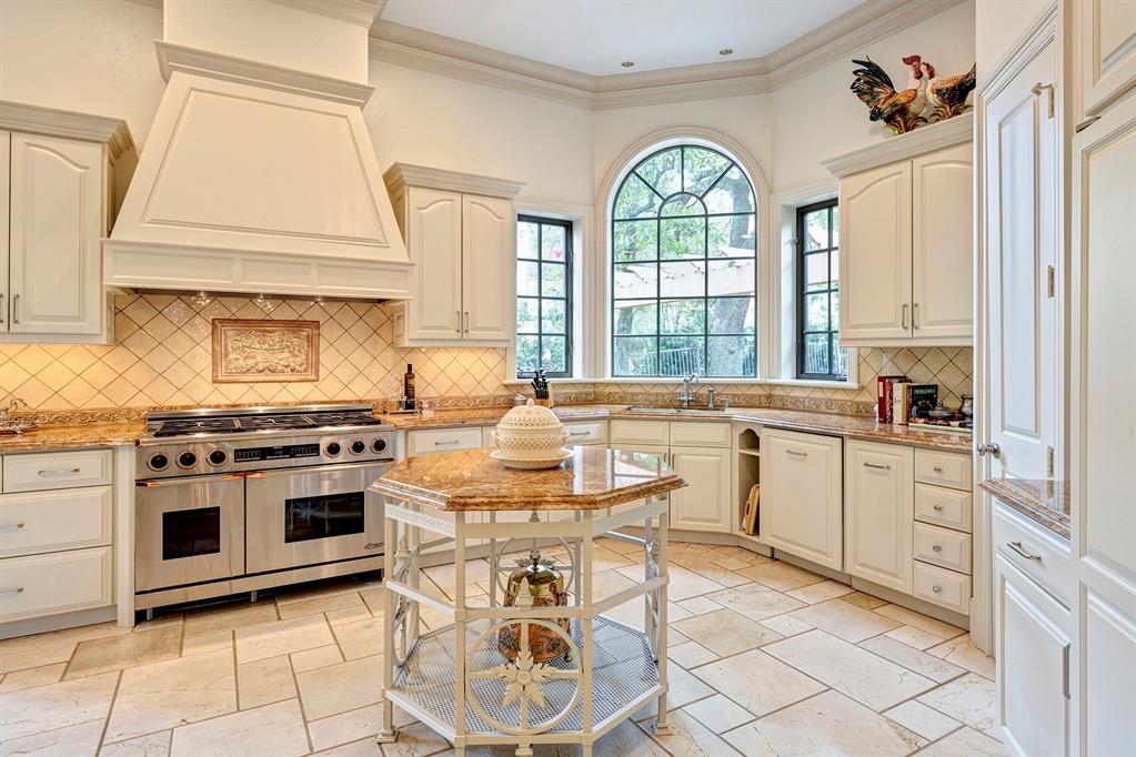 4 Crestwood Drive