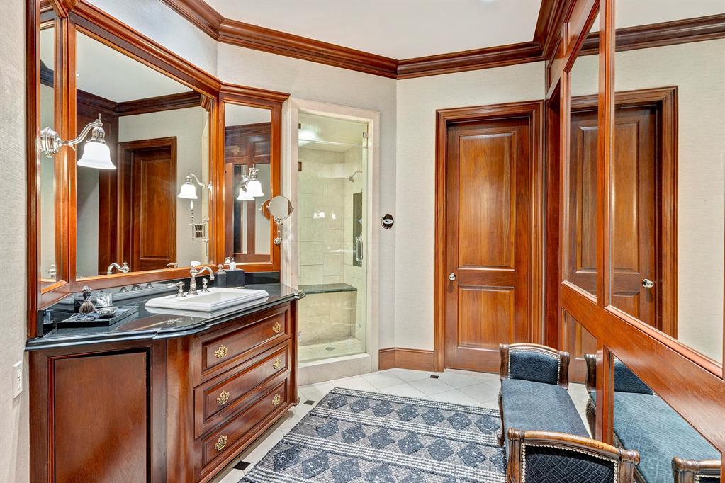 4 Crestwood Drive
